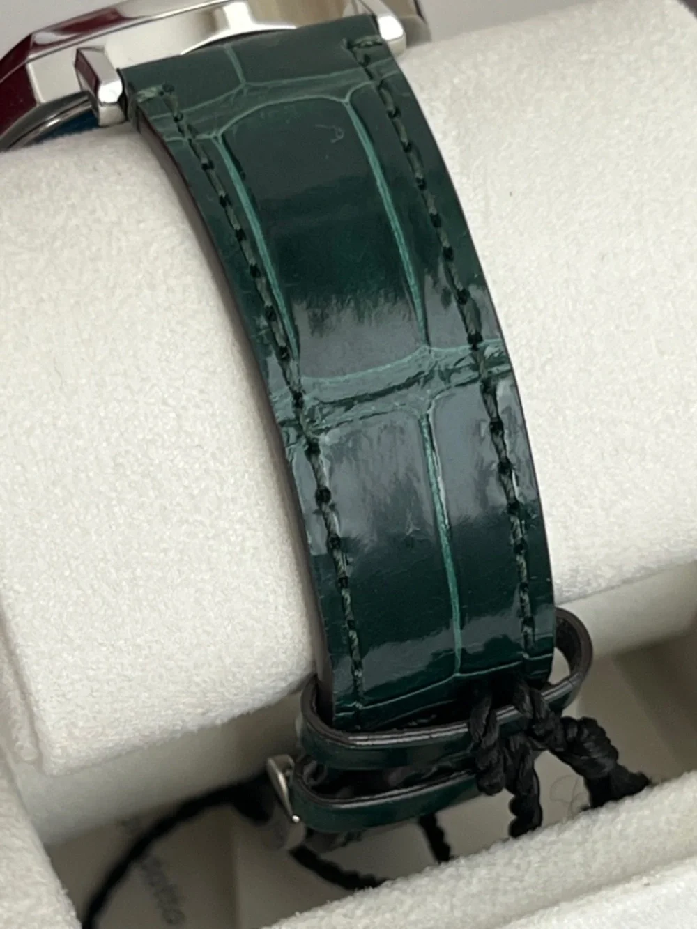 Gucci Grip Watch 35 mm Unisex Stainless Steel Silver 3 Windows Green Alligator
